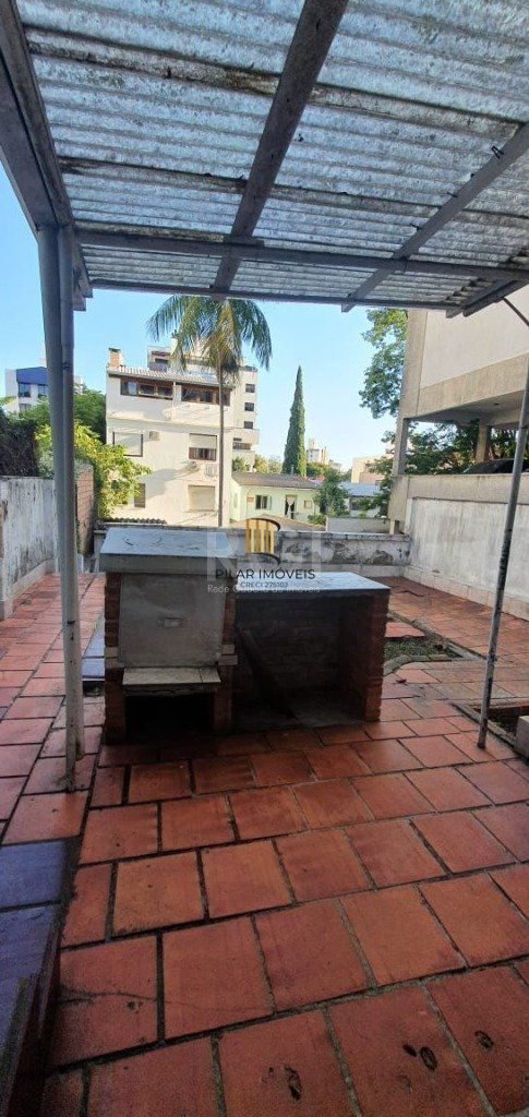 Casa para Venda 3 dormitórios, 2 vagas - Petrópolis