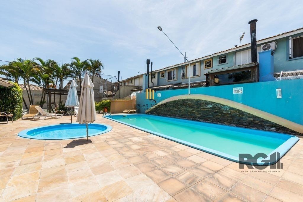 Casa em Condomínio fechado no Humaitá de 3 dormitórios 2 vagas e infra