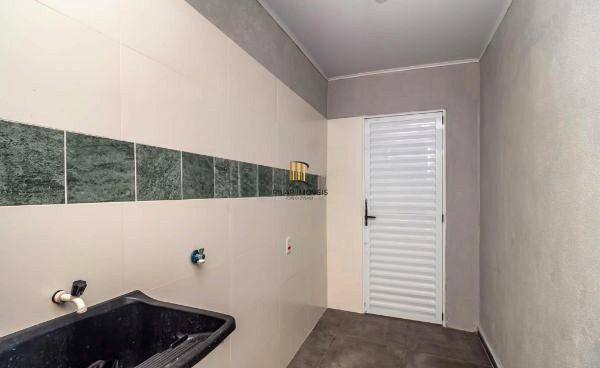 Casa no bairro Jardim Carvalho de 2 dormitórios e amplo pátio