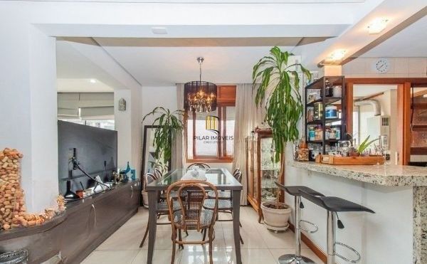 Cobertura duplex no bairro Auxiliadora de 2 dormitórios  2 vagas e terraço