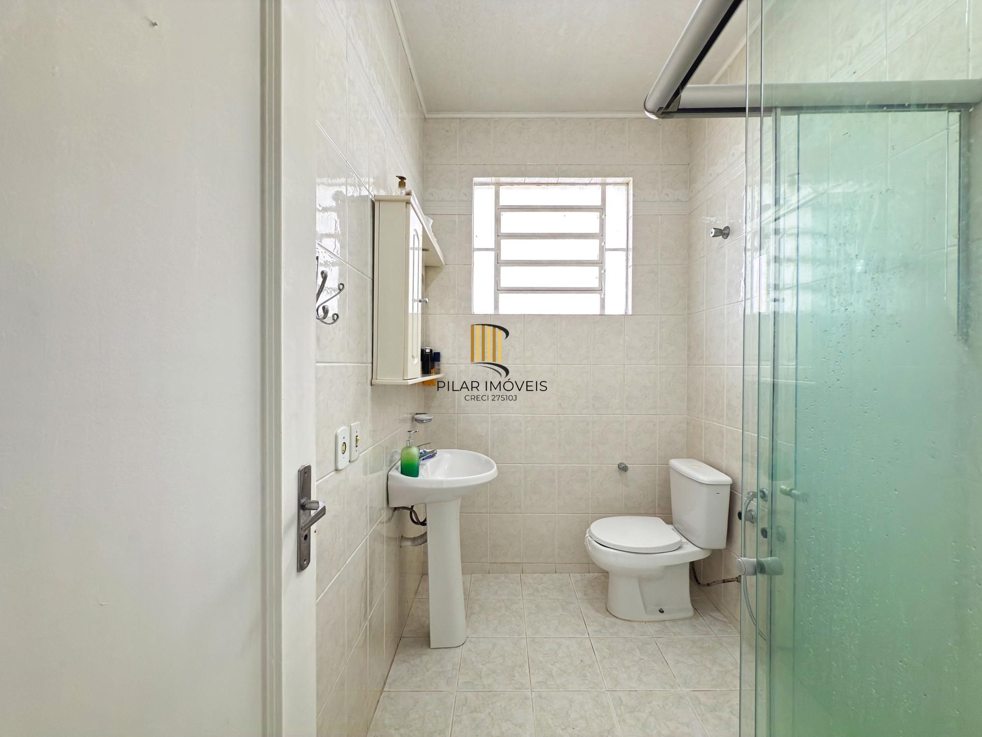 Casa 3 dormitórios no bairro Medianeira