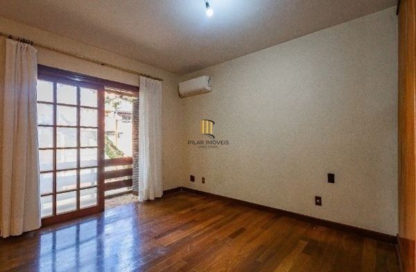 Casa sobrado no bairro Bela Vista de 3 dormitórios e 3 vagas DESOCUPADA