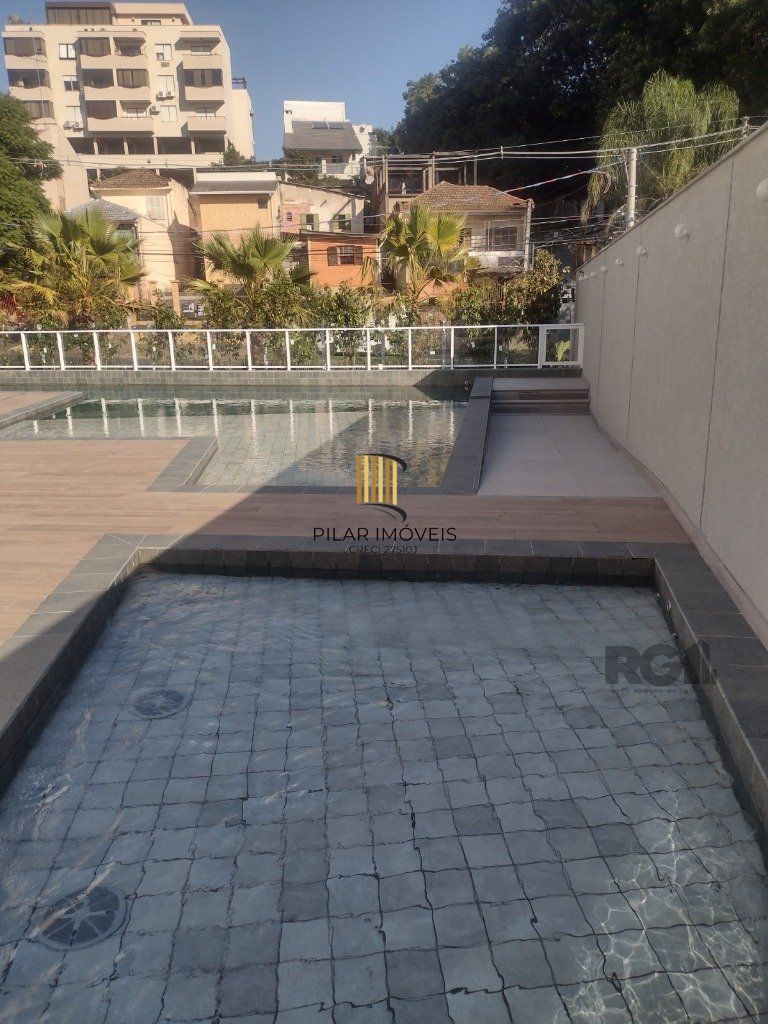 APTO 02 DORM. 02 VAGAS, SUÍTE , ELEVADOR, CURRASQUEIRA, PISCINA