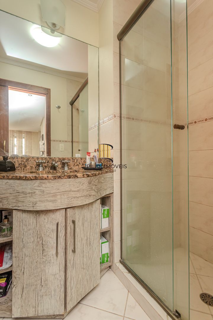 Cobertura no Menino Deus de 3 dormitórios e vaga