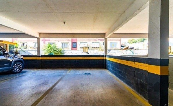 Apartamento no Partenon de 1 dormitório e vaga