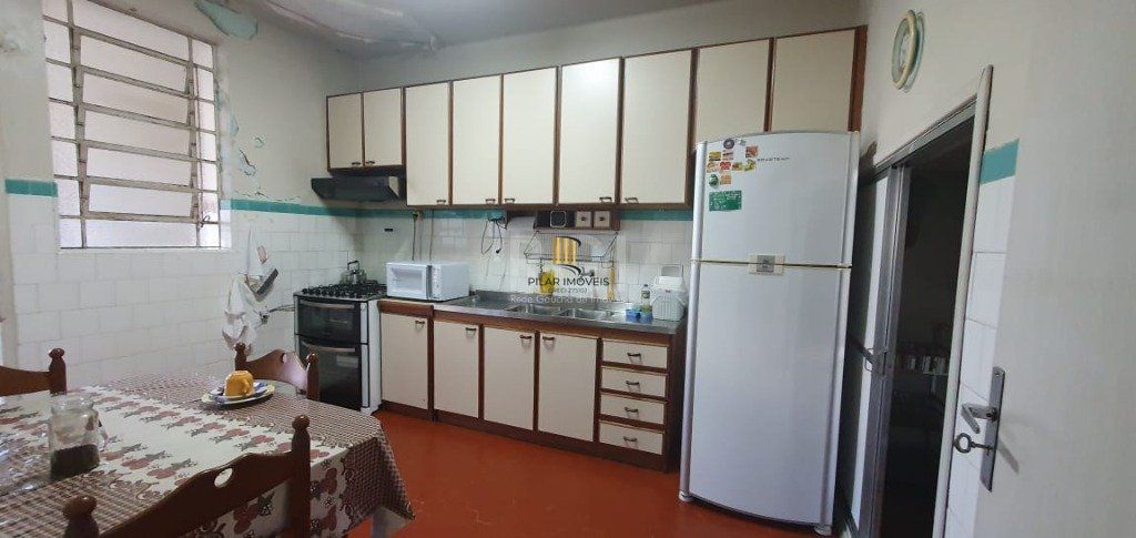 Casa para Venda 3 dormitórios, 2 vagas - Petrópolis