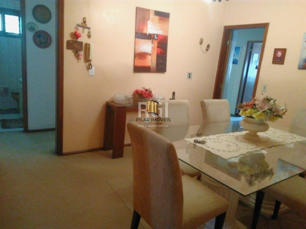 Casa para Venda - 340m², 4 dormitórios, sendo 2 suites, 3 vagas - Jardim Lindóia