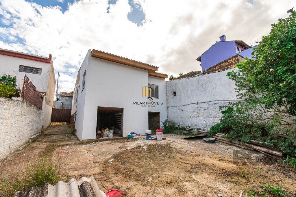 Casa no bairro Cristal de 3 dormitórios