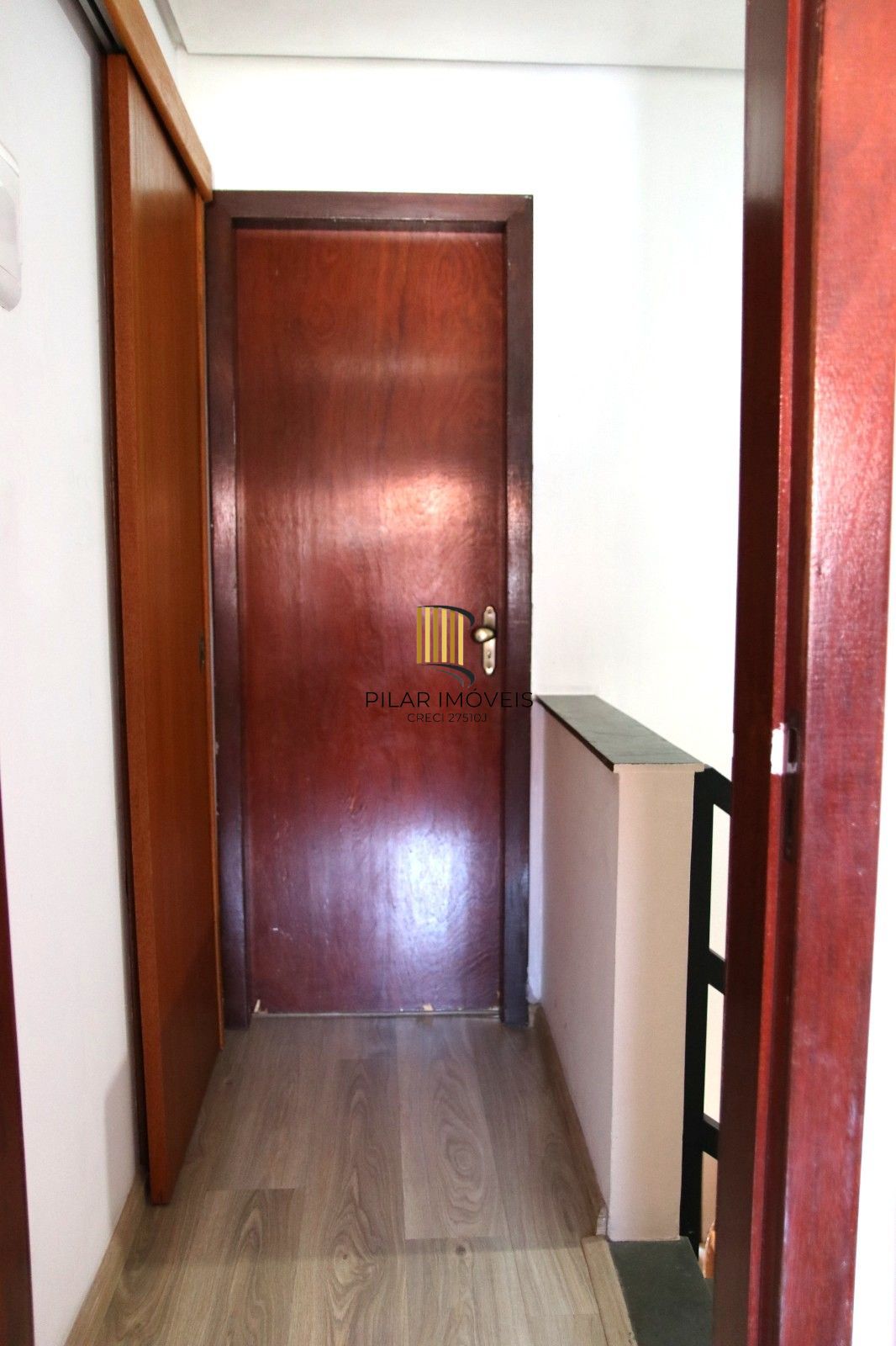 Casa sobrado na Hípica de 2 dormitórios e 2 vagas