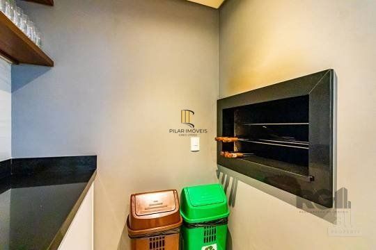 Apartamento  no Menino Deus de 3 dormitórios e 2 vagas