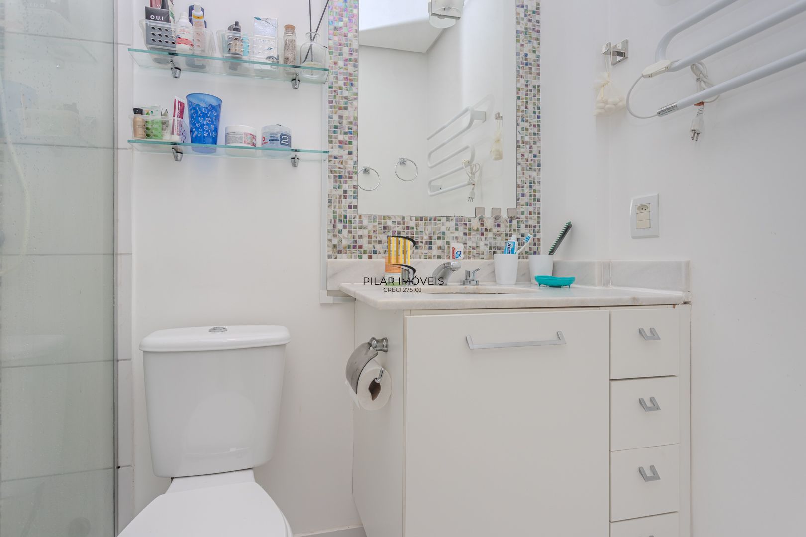 Apartamento diferenciado no bairro Nonoai de 3 dormitórios  2 vagas e infra