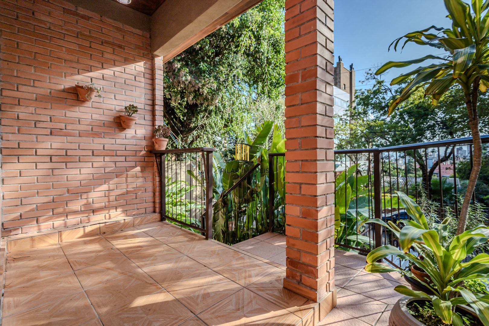 Casa no Jardim Botânico de 2 dormitórios 1 vaga e amplo terreno