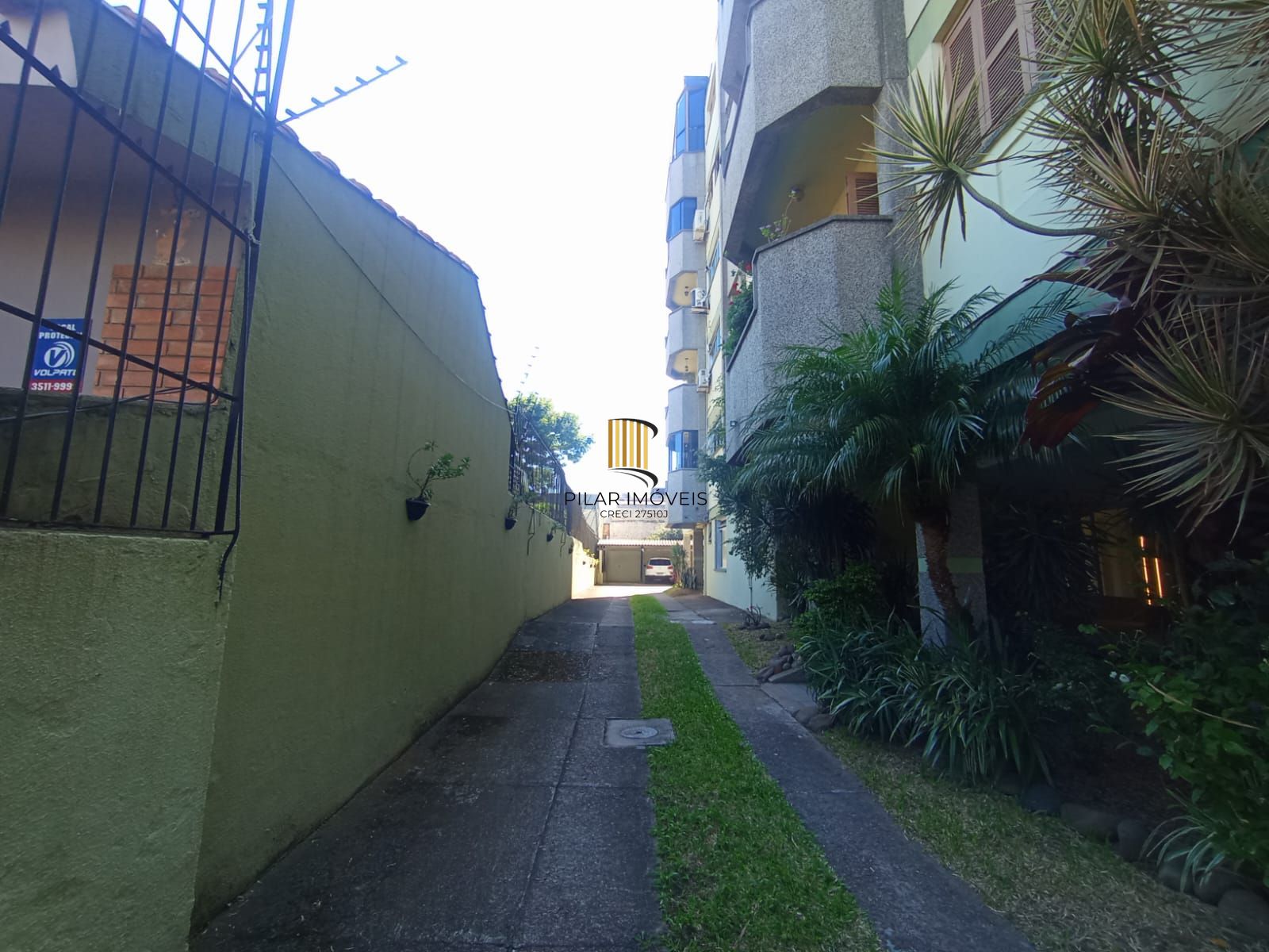 Apartamento no bairro Teresópolis de 2 dormitórios e vaga DESOCUPADO