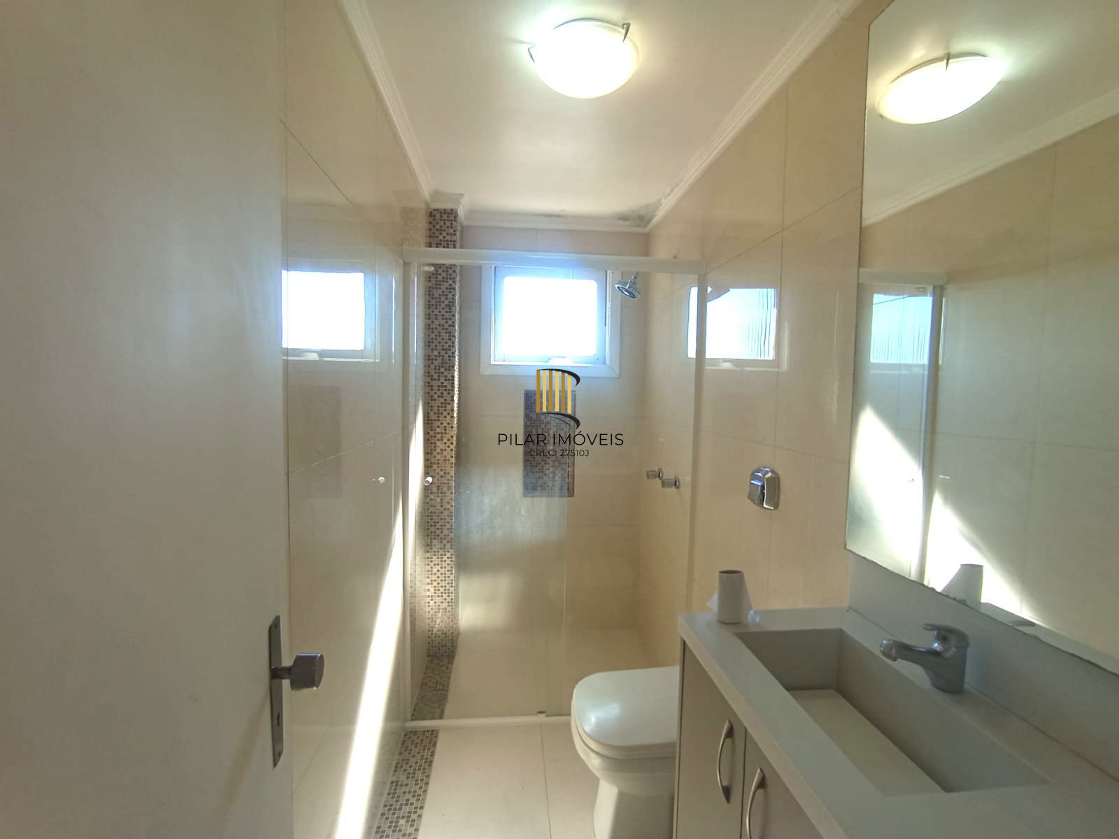 Apartamento no bairro Teresópolis de 2 dormitórios e vaga DESOCUPADO