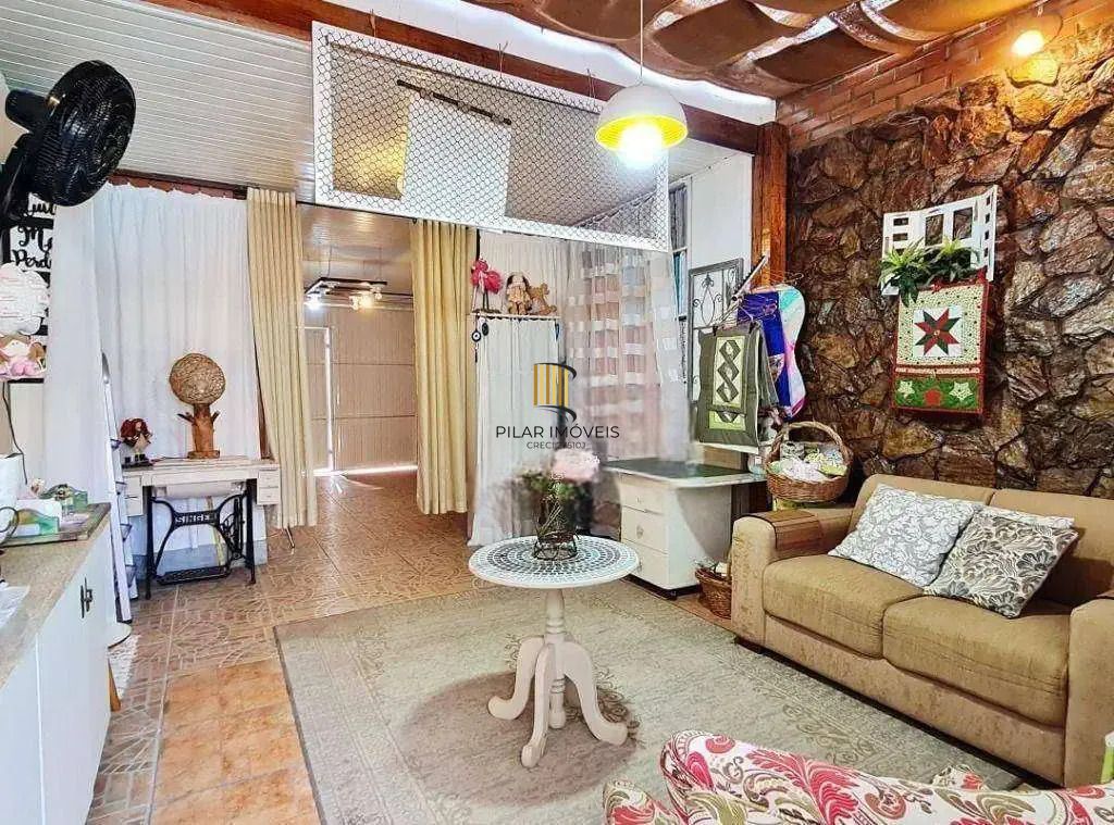 Sobrado 3 dormitórios no bairro Jardim Algarve