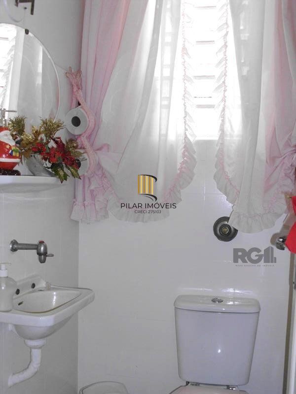 Casa sobrado no bairro Higienópolis de 3 dormitórios e 2 vagas