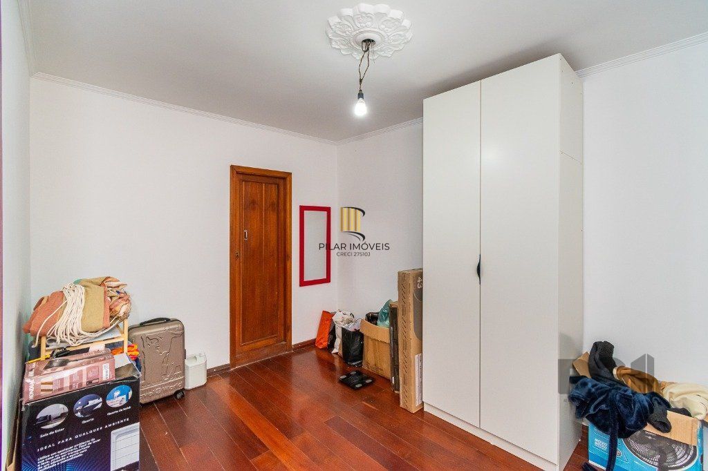 Casa no Jardim Itu com 5 dormitórios e 2 vagas e piscina