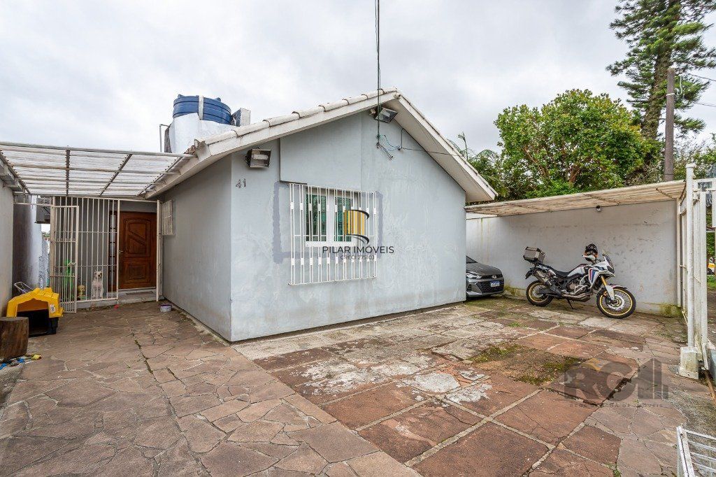 casa de 03 dorm, 02 banheiros , 03 vagas