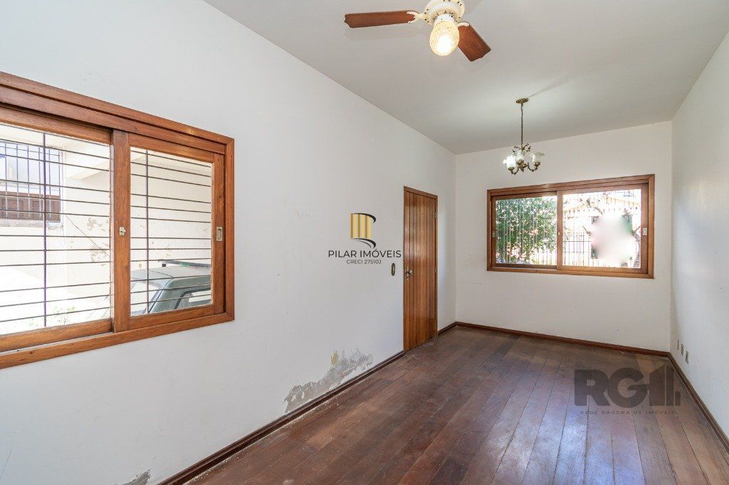 Casa no Sarandi de 2 dormitórios e 2 vagas