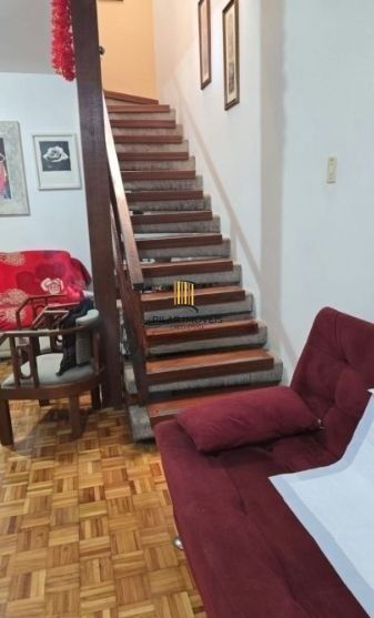 Casa sobrado no Passo D'areia de 3 dormitórios e vaga