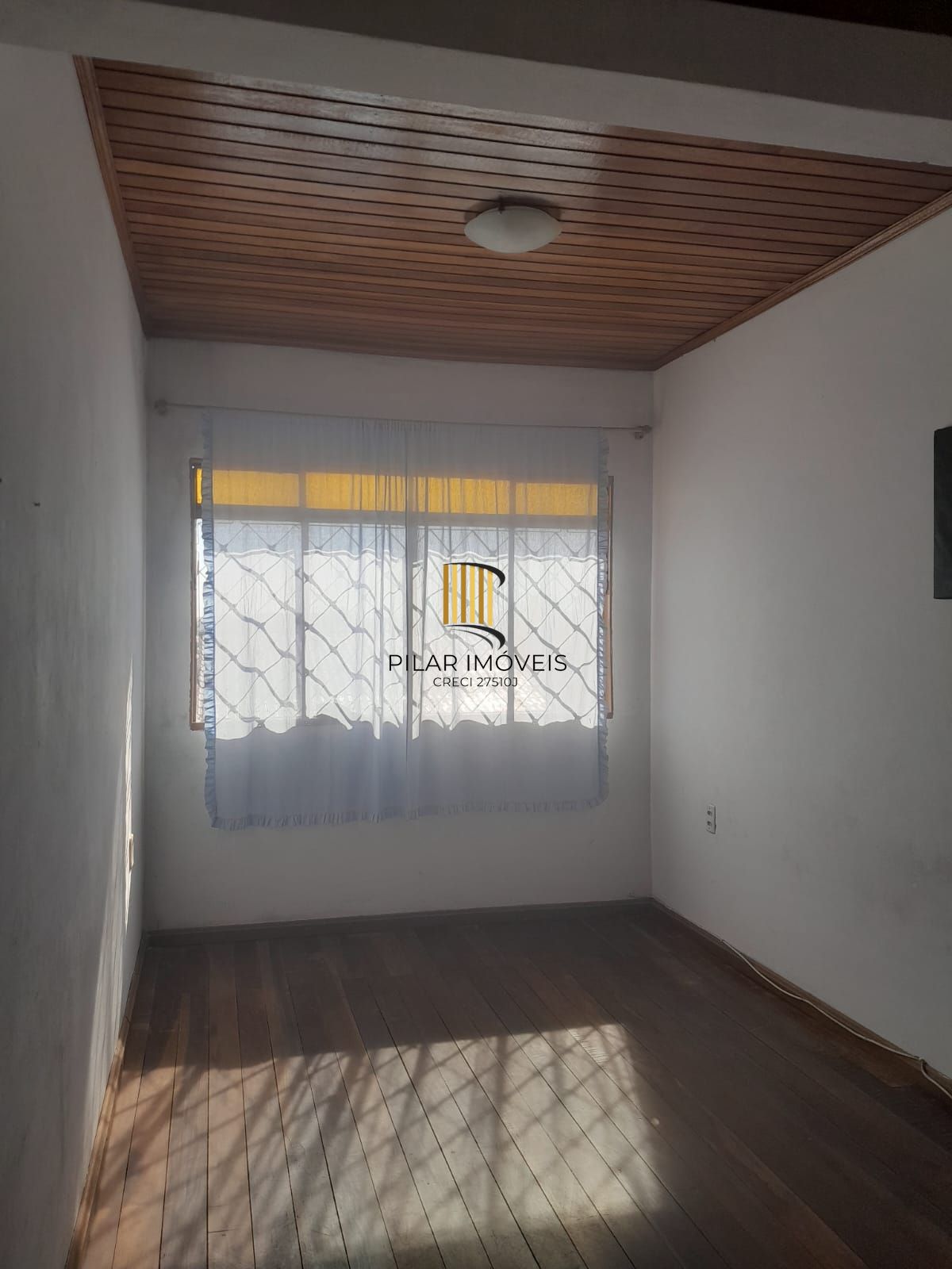 Casa 4 dormitórios no bairro Jardim Algarve