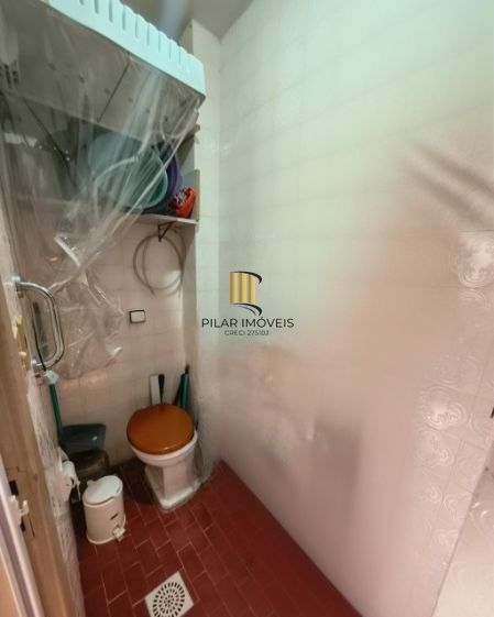 Apartamento de 2 dormitórios com dependência e vaga no bairro Santana