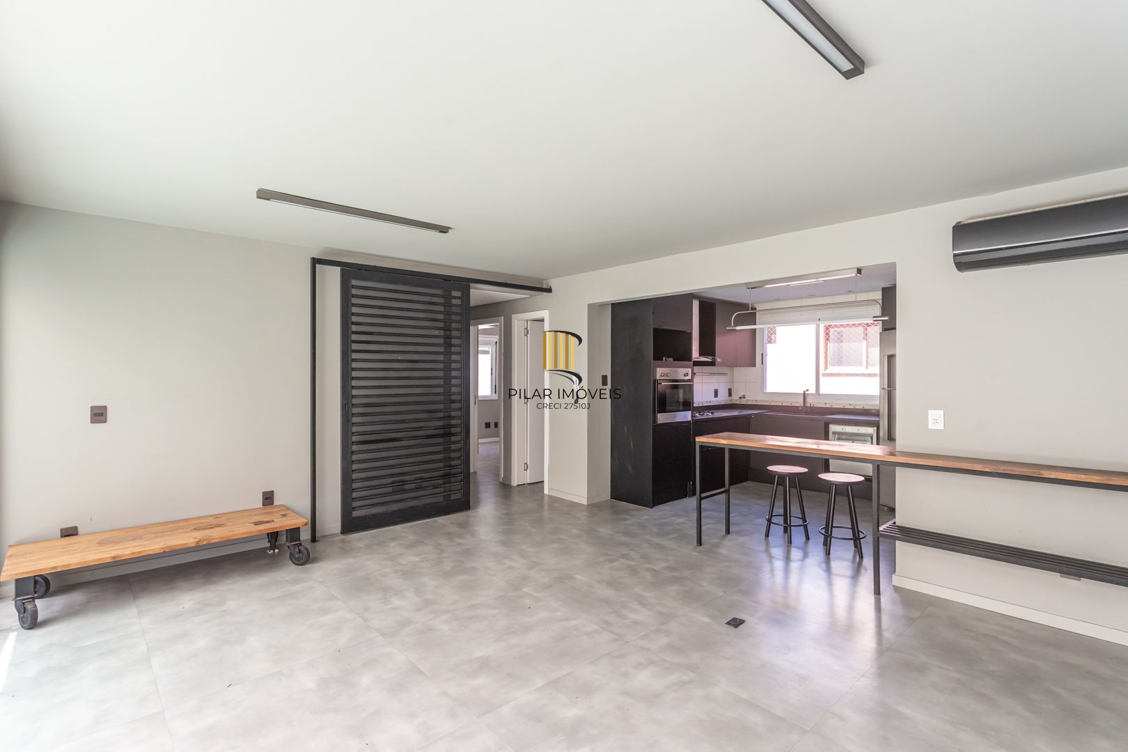 Apartamento Garden no bairro Pertrópolis de 3 dormitórios e 2 vagas DESOCUPADO