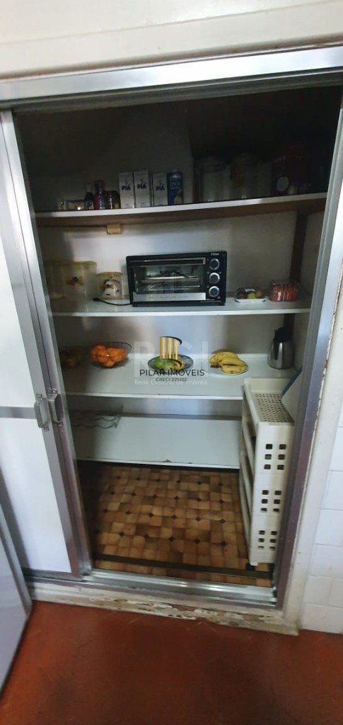 Casa para Venda 3 dormitórios, 2 vagas - Petrópolis