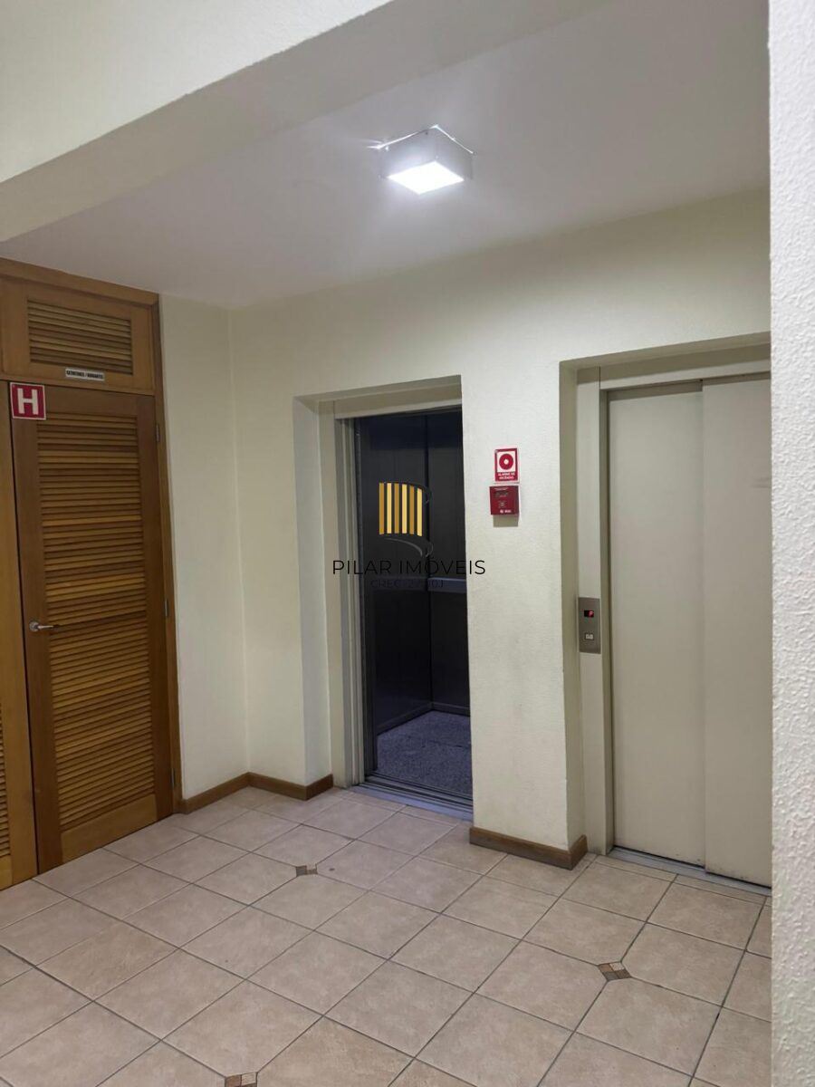 Apartamento na Cidade Baixa de 2 dormitórios e vaga