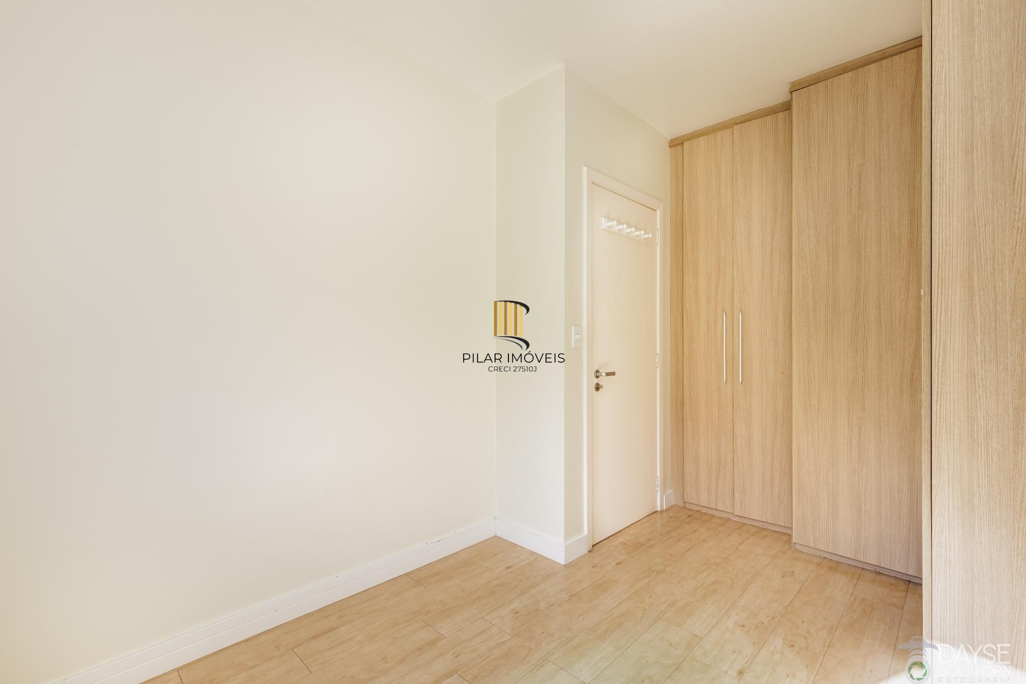 Apartamento no bairro Higienópolis de 3 dormitórios e vaga DESOCUPADO