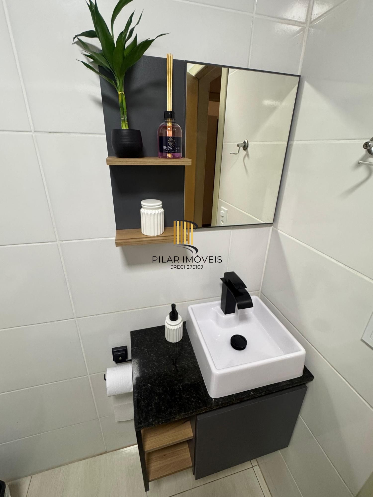 Apartamento 2 dormitórios no bairro Village