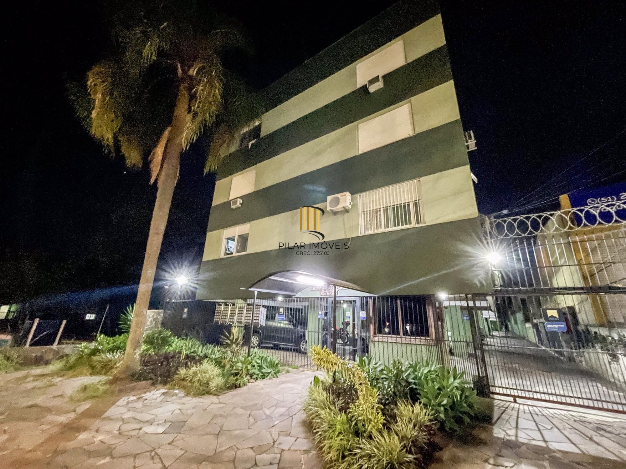 Apartamento no bairro Cristal de 2 dormitórios e vaga