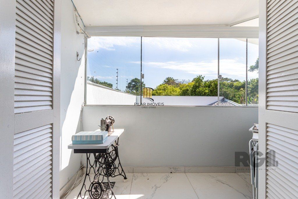casa sobrado no Alto Petrópolis de 5 dormitórios e 3 vagas