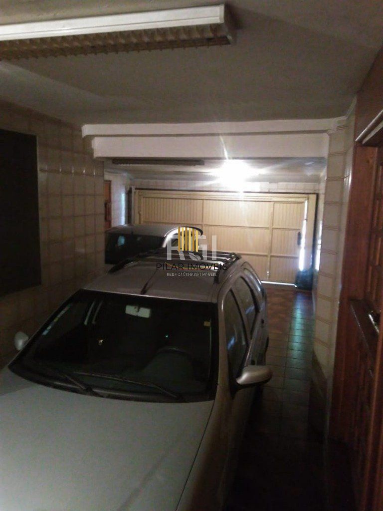 Casa para Venda - 340m², 4 dormitórios, sendo 2 suites, 3 vagas - Jardim Lindóia