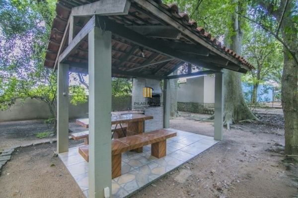 Apartamento de 2 dormitórios no bairro Cristal