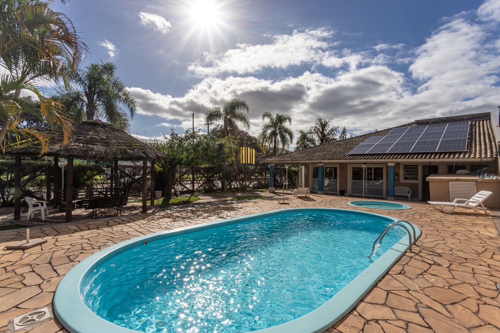 Casa de Condomínio 3 dormitórios no bairro Humaitá