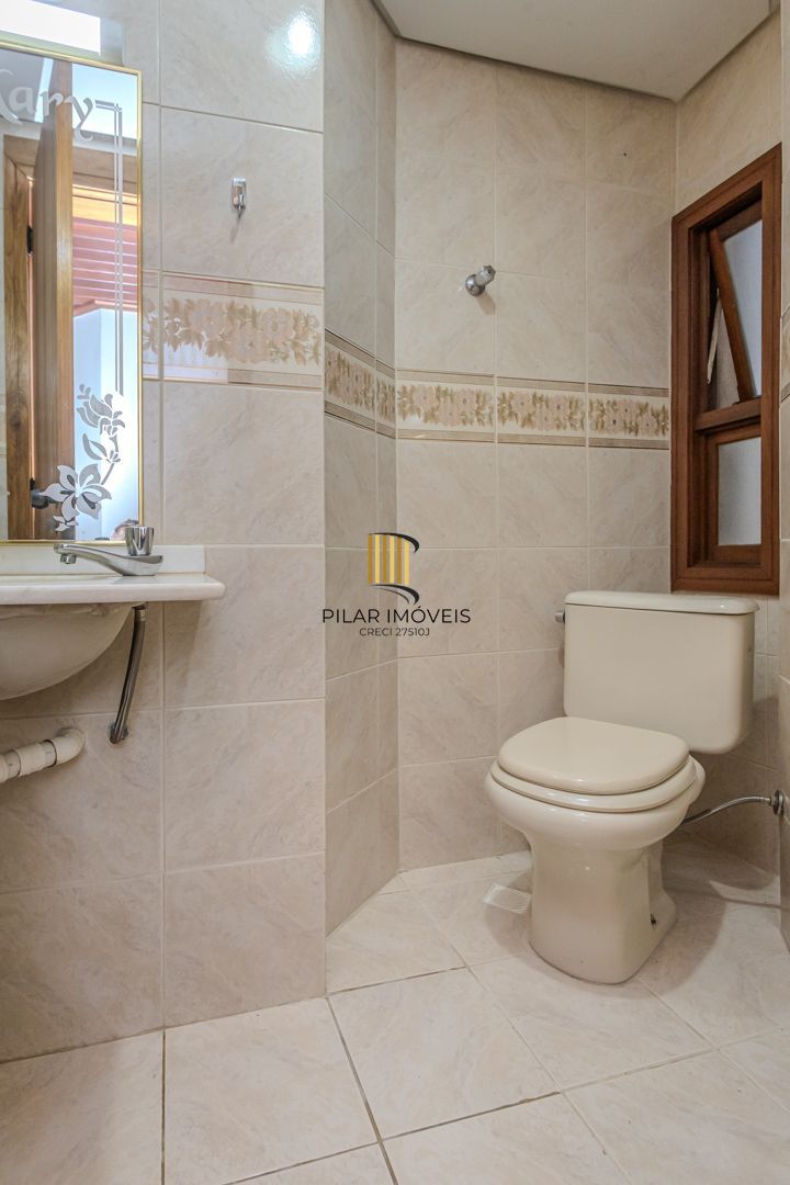 Cobertura duplex no bairro Petrópolis de 3 dormitórios vaga e terraço