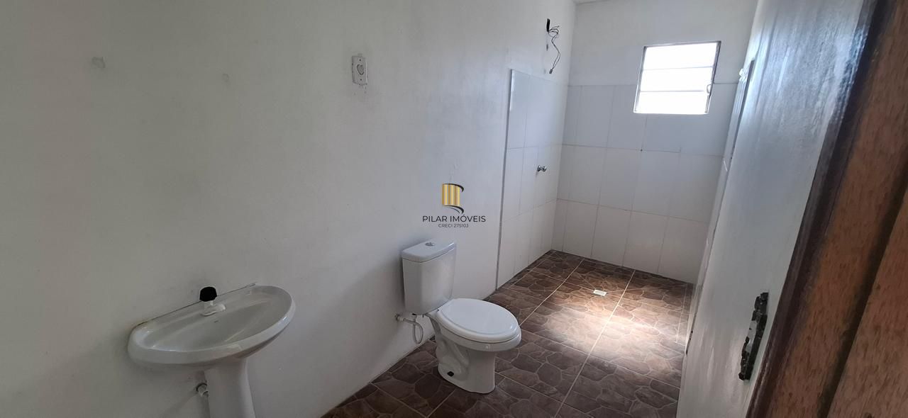 Casa em Canoas de 2 dormitórios DESOCUPADA