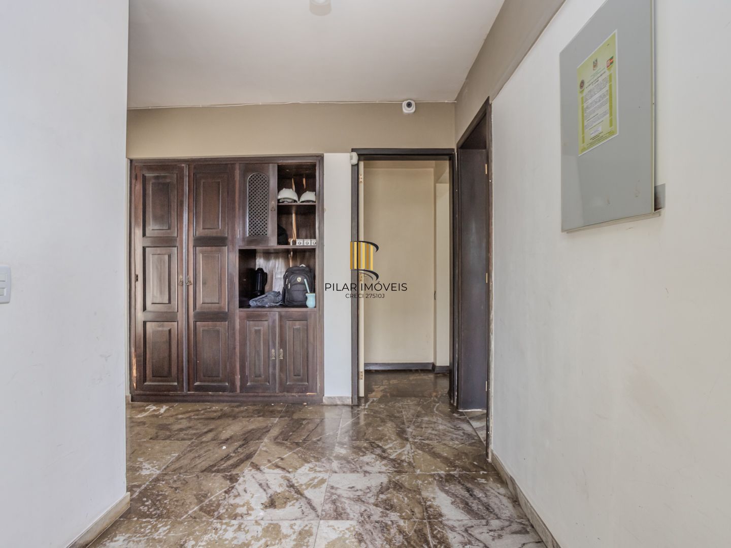 Casa sobrado no Menino Deus de 3 dormitórios e 3 vagas