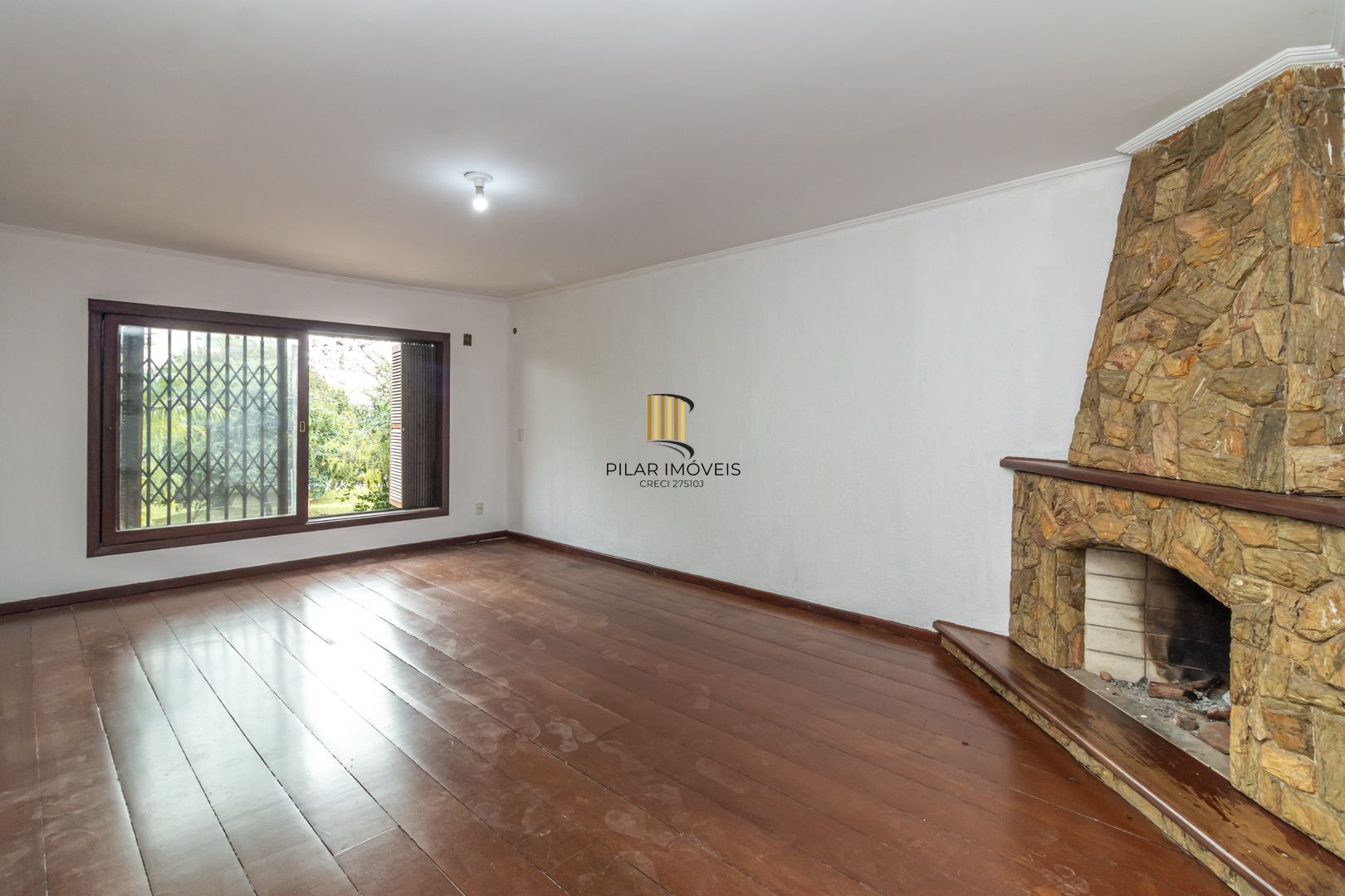 Casa no bairro Jardim Planalto de 3 dormitórios e 3 vagas