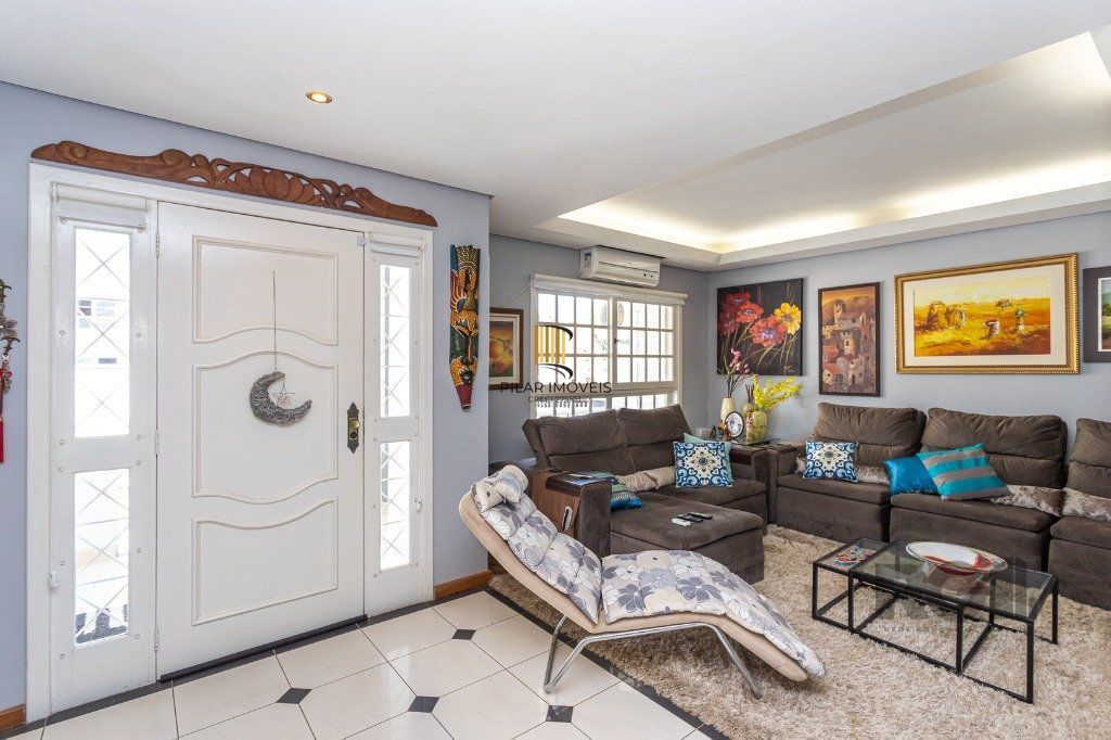casa sobrado no Alto Petrópolis de 5 dormitórios e 3 vagas