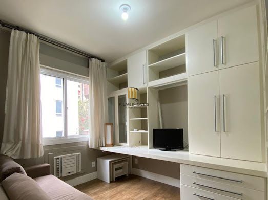 Apartamento no bairro Auxiliadora com 90m² de 2 dormitórios e 2 vagas