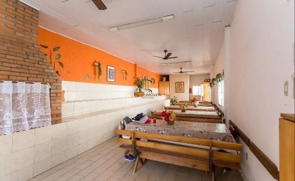 Apartamento de 2 dormitórios reformado no bairro Cristal