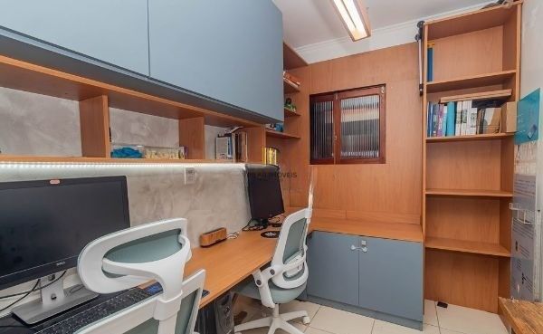 Apartamento de 4 dormitórios e vaga no Jardim do Salso