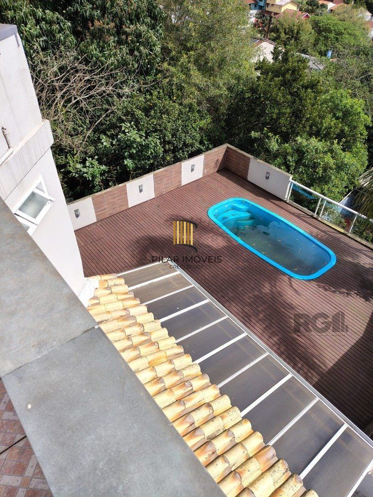 Casa sobrado com 300m² na Vila Nova de 3 dormitórios e 4 vagas
