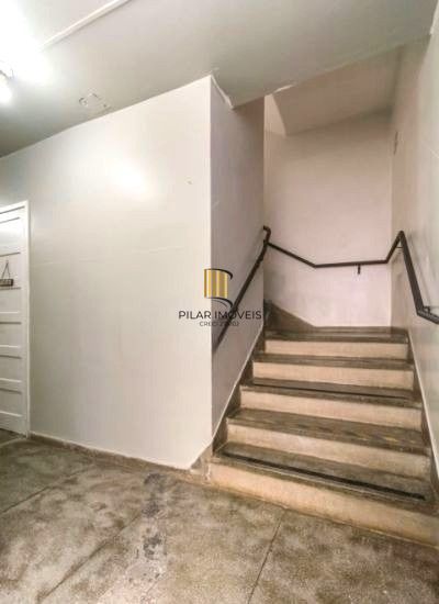 Apartamento no Petrópolis de 2 dormitórios REFORMADO