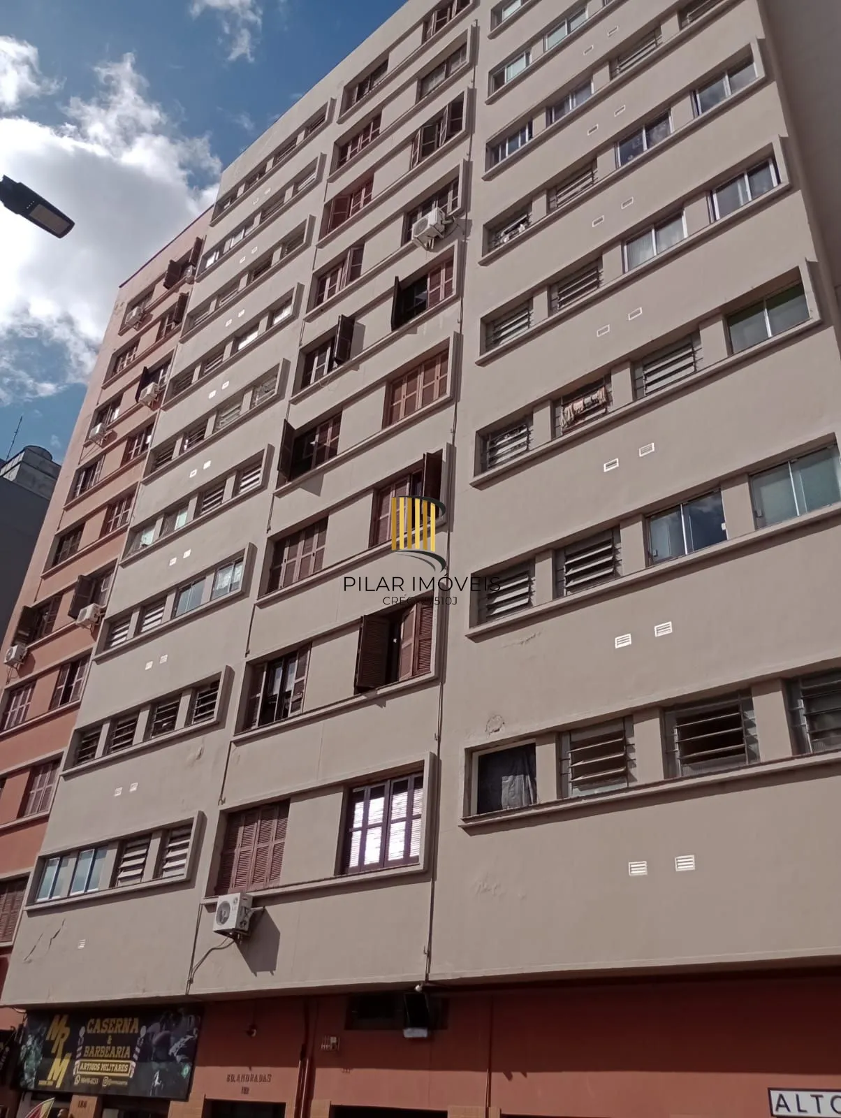 Apartamento JK à venda na Rua General Bento Martins, 192, Centro Histórico, Porto Alegre.