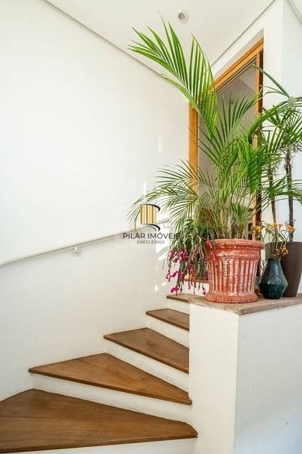 Cobertura no bairro Auxiliadora de 4 dormitórios e vaga