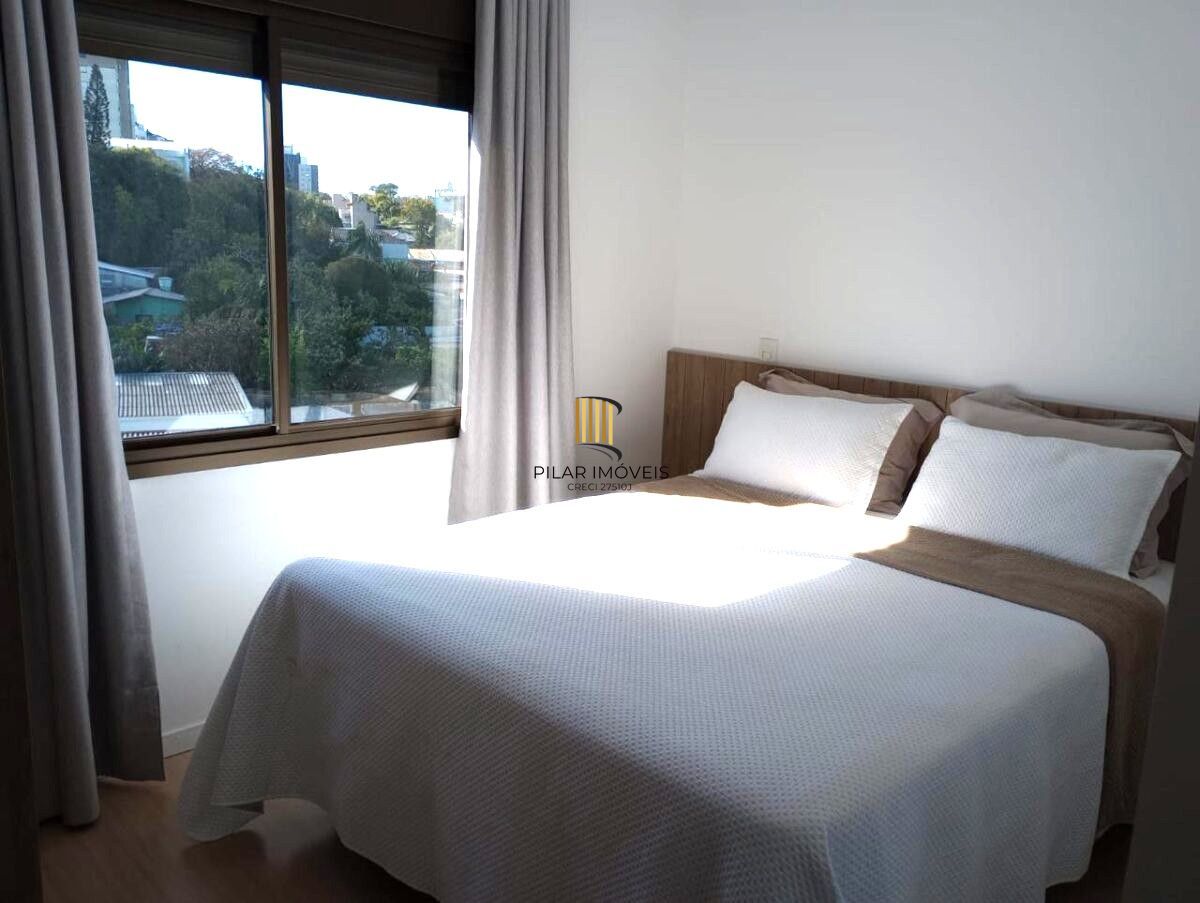 Apartamento de 2 dormitórios e 2 vagas DESOCUPADO