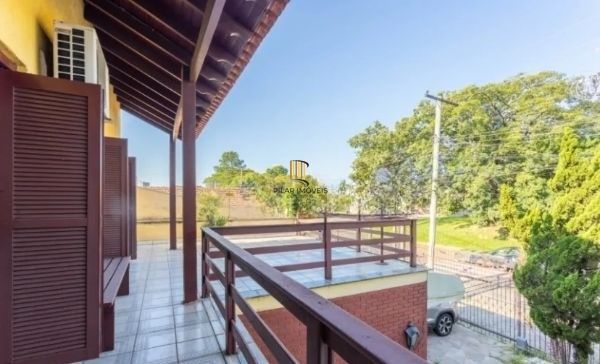 Casa sobrado no bairro Sarandi de 3 dormitórios e 2 vagas